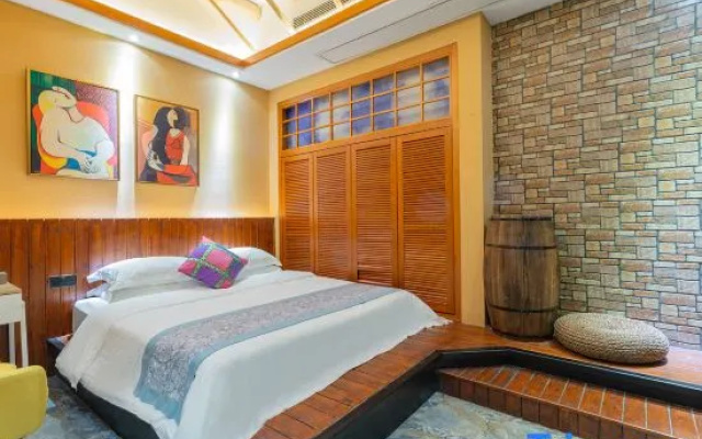 Yueyanglou • Huaman Hotel (Food Street Nanhu Peninsula Branch)