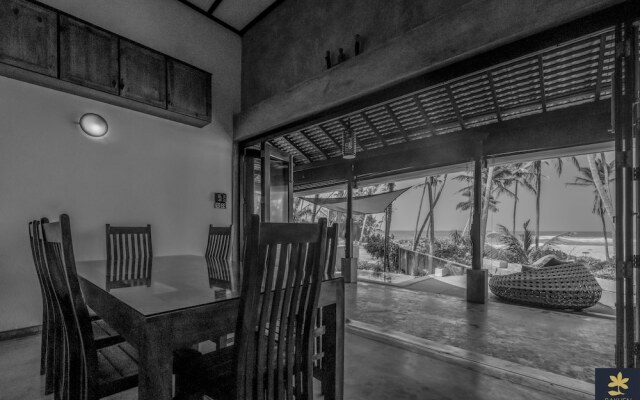 Rakuen Beach Villa