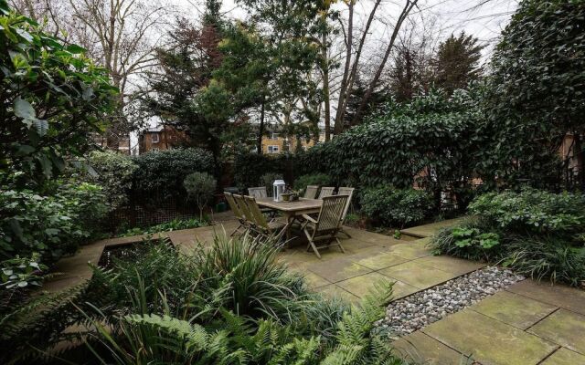Holland Park Classicism