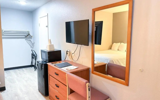 Motel 6 - Iowa City