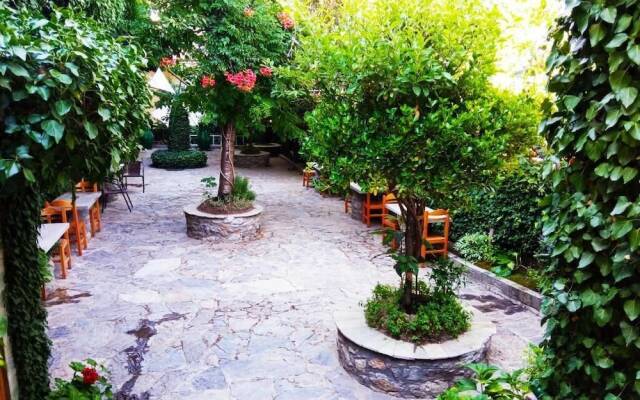 Hotel Maria (Lassithi Crete)