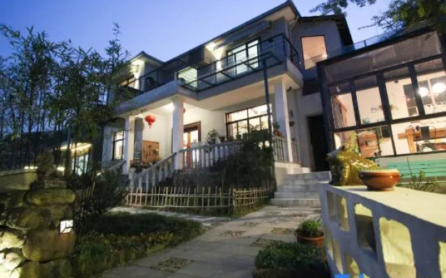 Youke Zhujia Lodge