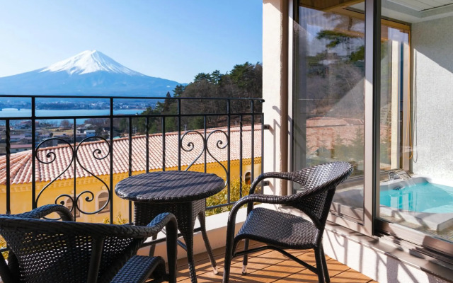 Отель La Vista Fuji Kawaguchiko