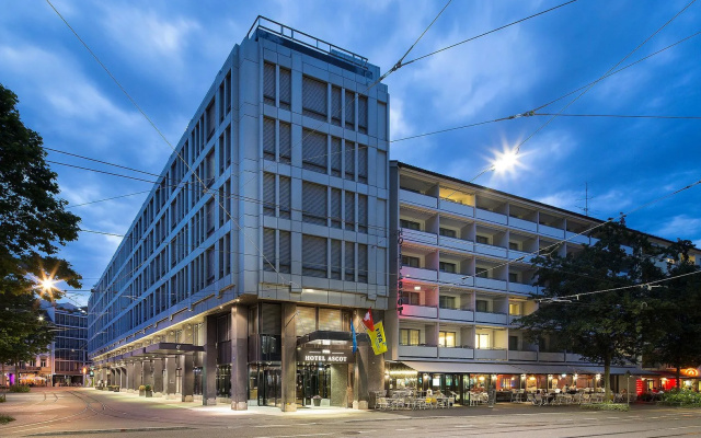 Locke am Platz