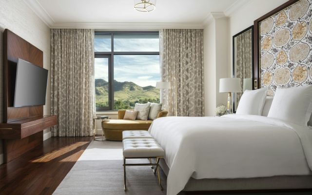 Отель Four Seasons at Westlake Village