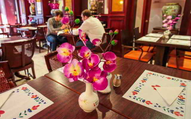 Hotel Falcon Plaza Centre