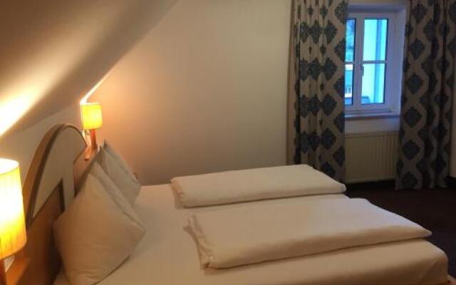 Hotel-Gasthof Goldenes Schiff