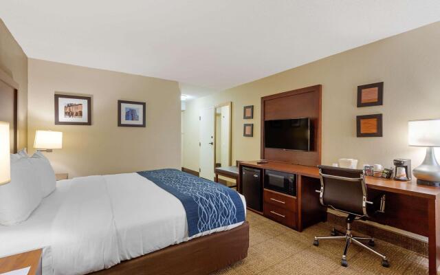 Comfort Inn & Suites Durham near Duke University