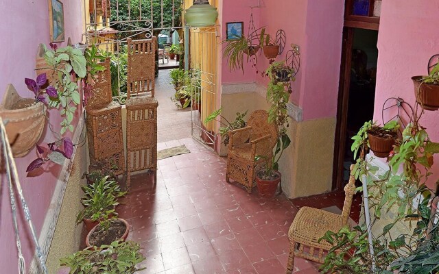 Hostal Casa Las Flores TRINIDAD