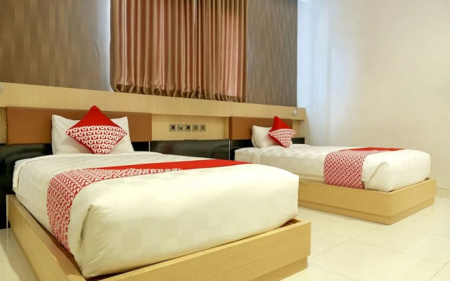 OYO 825 Grand Omah Sastro – Guest Rooms – Sleman