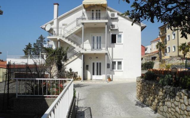 Apartment 1 Anamarija 41 pax