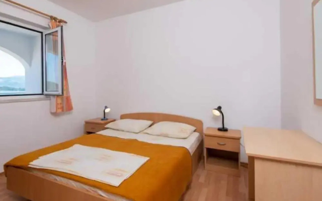Spacious and Cozy Seafront Apartments