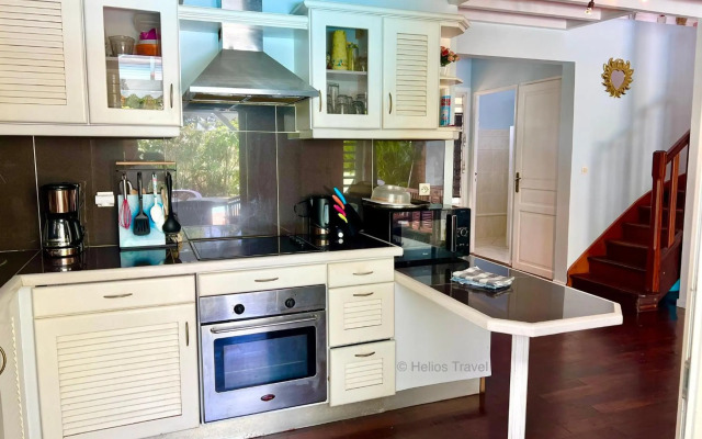 Villa Sisley, 4/6p, piscine privée, plage à 100 m