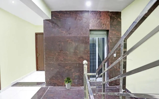 Oyo Flagship 700795 Pl Residency