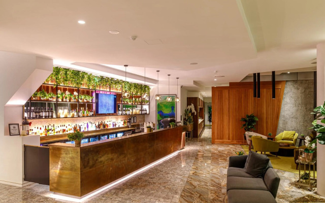 Eatons Hill Hotel