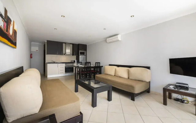 Pé do Lago 1 Bedroom Apartment with Pool