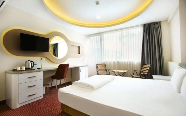 IS Hotel