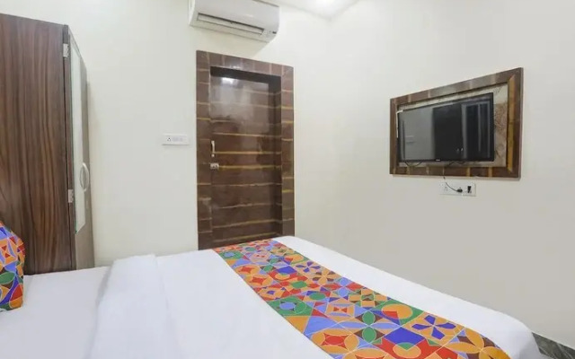 Fabexpress Paradise Inn