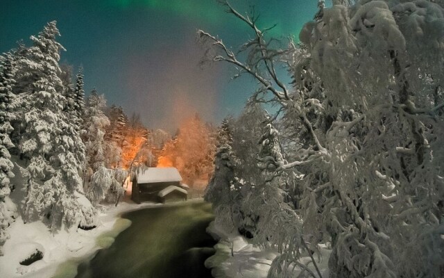 Jussis Chalet b Juuma