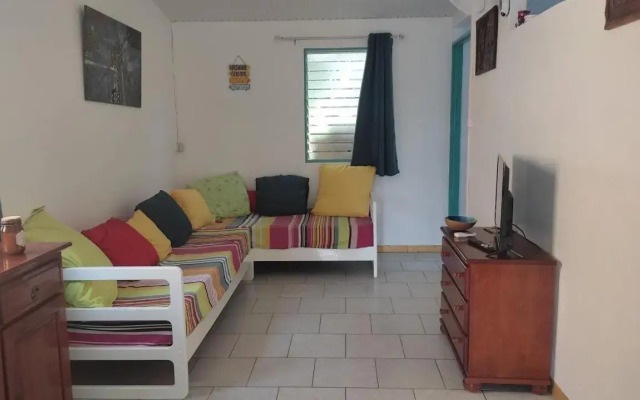 T2 avec piscine pour 2 à 4 personnes