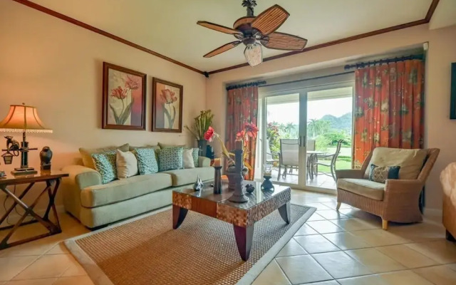 CR Luxury Del Mar 4Q 2 Bdrm