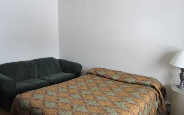 Kacee's Northern Suites