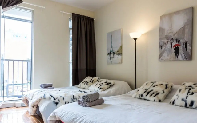 Airy Downtown Apartments by Nuage