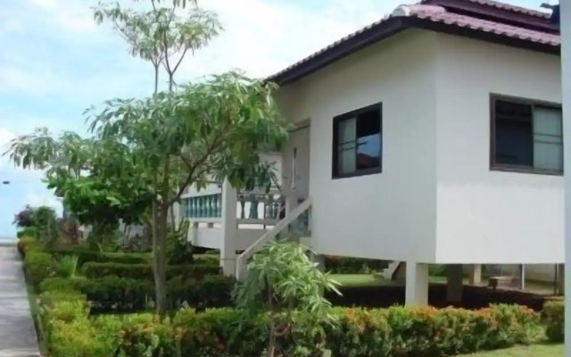 New Sunrise Village Bang Po Beach