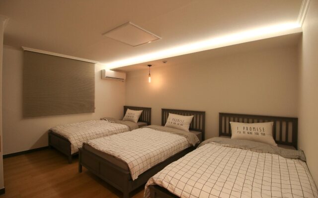 Heima Guesthouse Hongdae