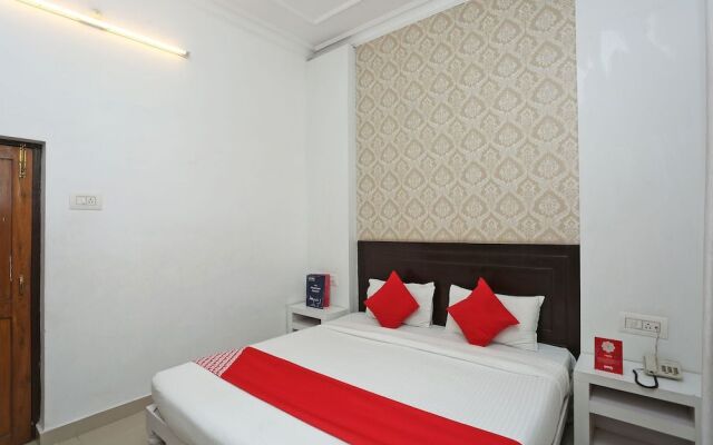 OYO 2877 Hotel Narayana Palace