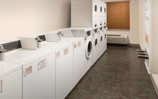 WoodSpring Suites Macon North I-75