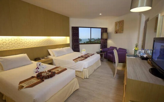 Jomtien Palm Beach Hotel And Resort