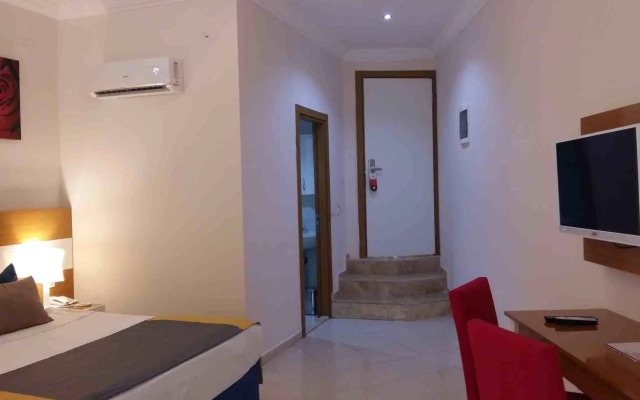 Side Legend Hotel