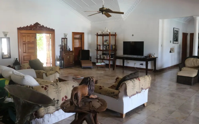 Mohagany House
