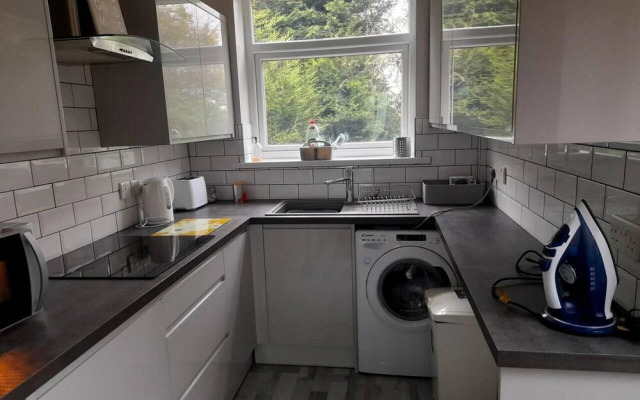 Beautiful Modern 3-bed House in Birmingham