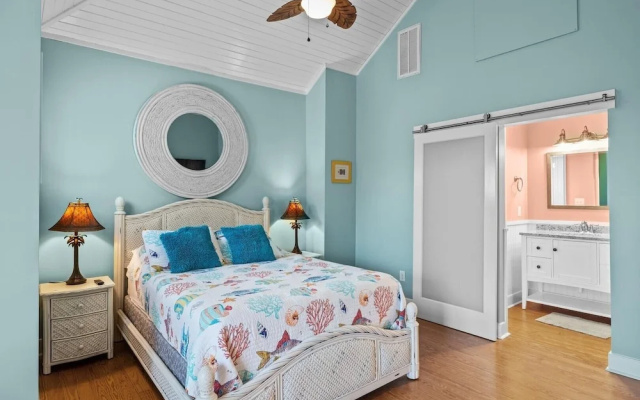 Sea Escape 3 Bedroom Townhouse by RedAwning