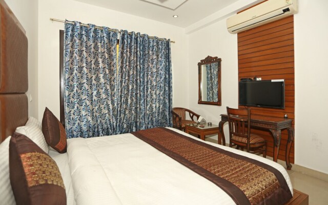 OYO 8337 DLF Phase 4