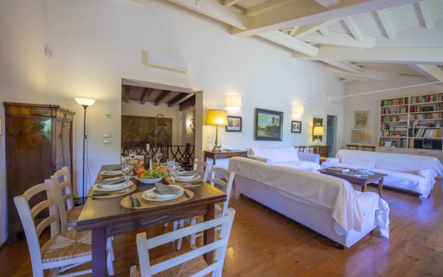 Villa Faccioli Deodara With Shared Pool