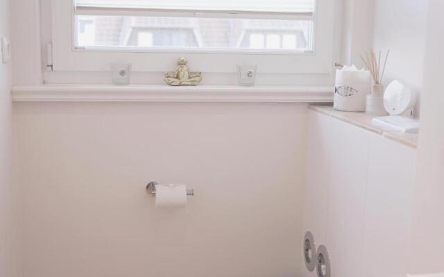 Hafenstraße 4, W1, Esprit 2