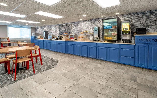 AmericInn by Wyndham Valley City - Conference Center