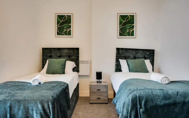 Cosy Wigan Apartment With Sunny Views