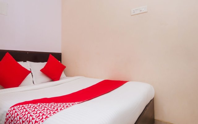 OYO 1453 Hotel Daisy Residency