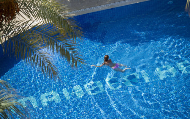 Mc Mahberi Beach Hotel