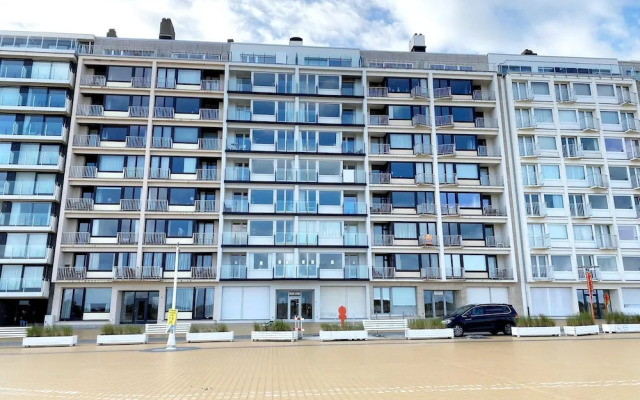 Apartment in Nieuwpoort With sea View