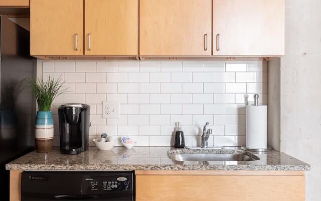 1 BR Loft Next to Riverwalk by Frontdesk