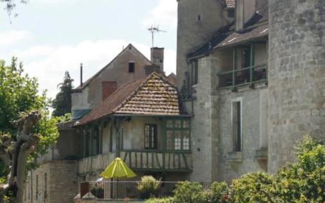 Côté-Serein - Chambres de la Tour Cachée