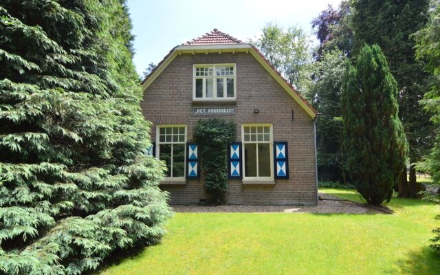 Cozy Holiday Home in Zelhem with Forest Nearby