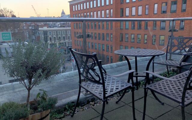 Modern 2 Bedroom Home With a View