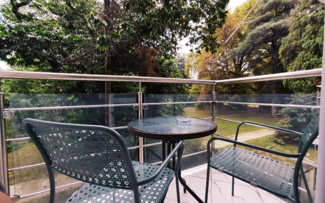 Apartments on 15/20 Tsvetochnaya Street