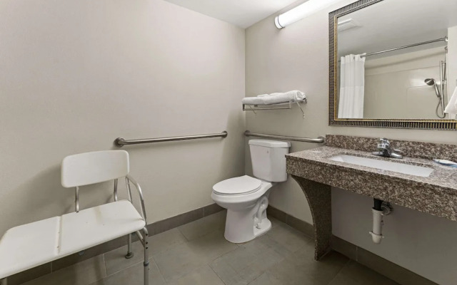 Quality Inn Sandersville